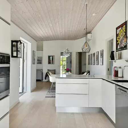 Design And Lovely Nature Near Feriehus *